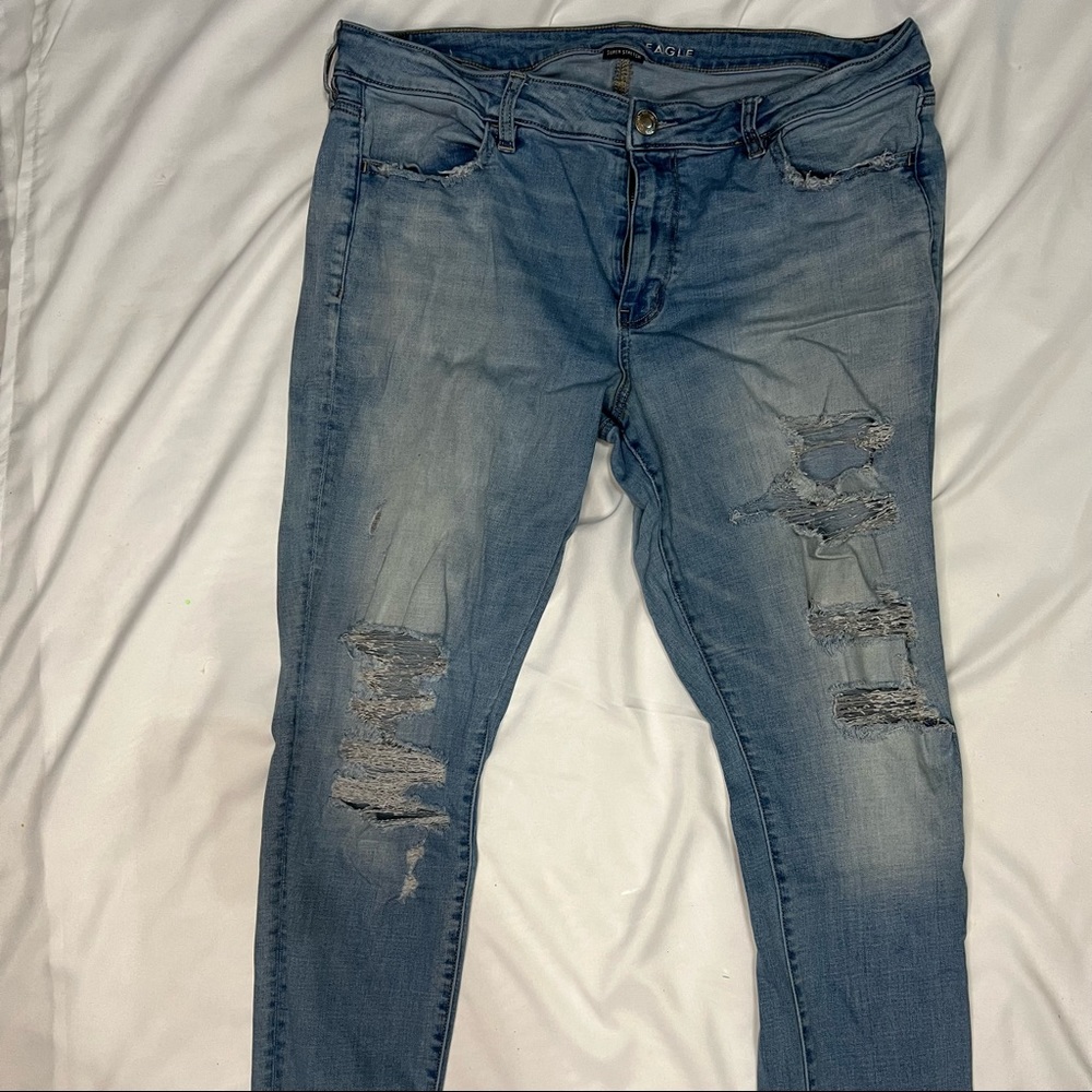 Distressed American Eagle Jegging